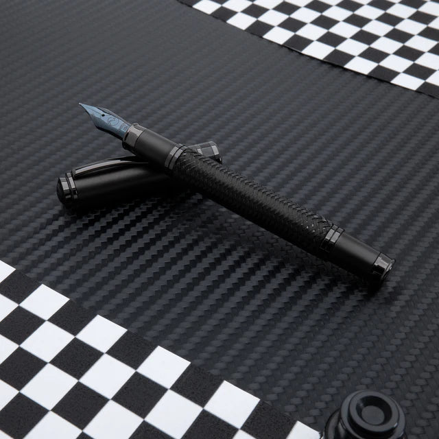 Pluma fuente Monteverde USA® IInnova Fórmula M  | Negro