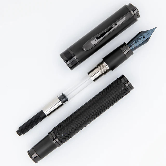 Pluma fuente Monteverde USA® Innova Fórmula M | Negro