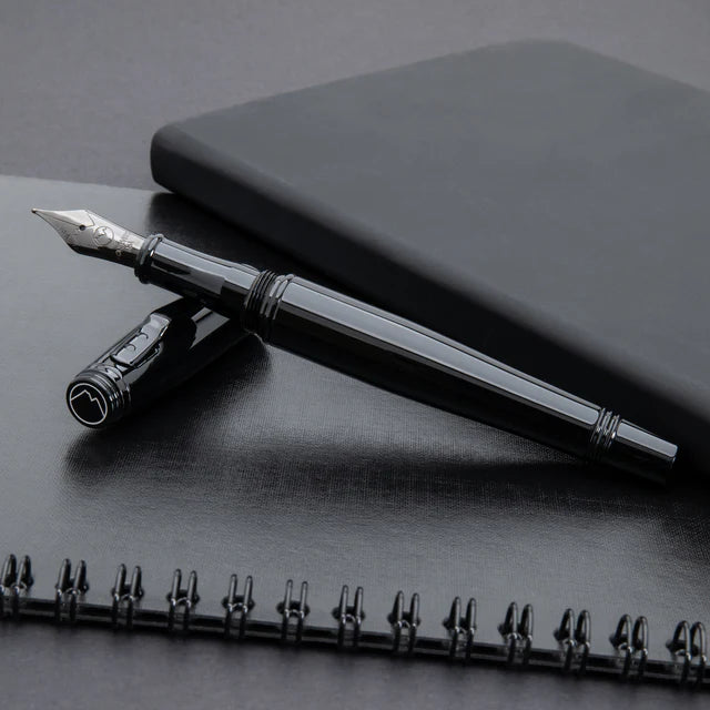 Pluma fuente Monteverde USA® Invincia | Negro Sigiloso