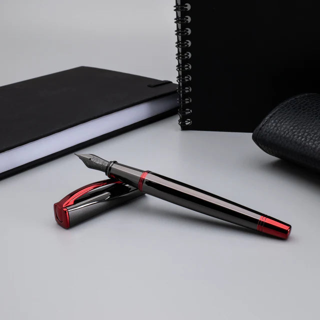 Pluma fuente Monteverde USA® Impressa Bronce con Detalles en Rojo