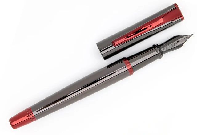 Pluma fuente Monteverde USA® Impressa Bronce con Detalles en Rojo